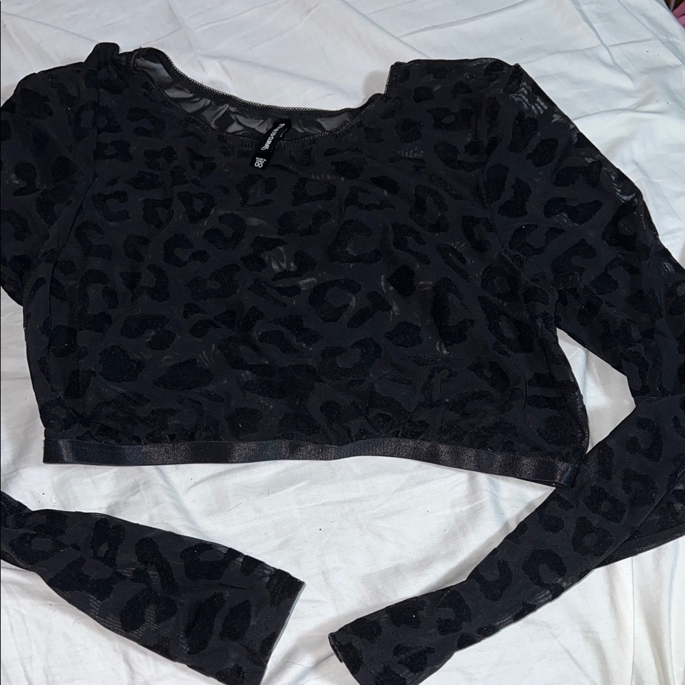 Chic Black Leopard sheer Print Long Sleeve Crop Top